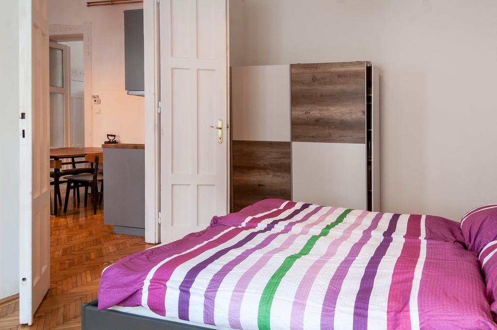 Stylish Downtown Apartment Budapest Exterior foto